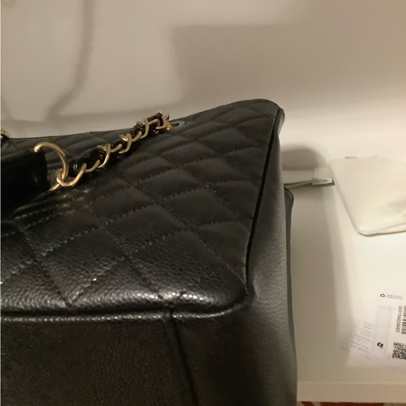 ✨NWT CHANEL caviar black w gold hard, authenticity card/dust bag yes (13X10) - Picture 6 of 16